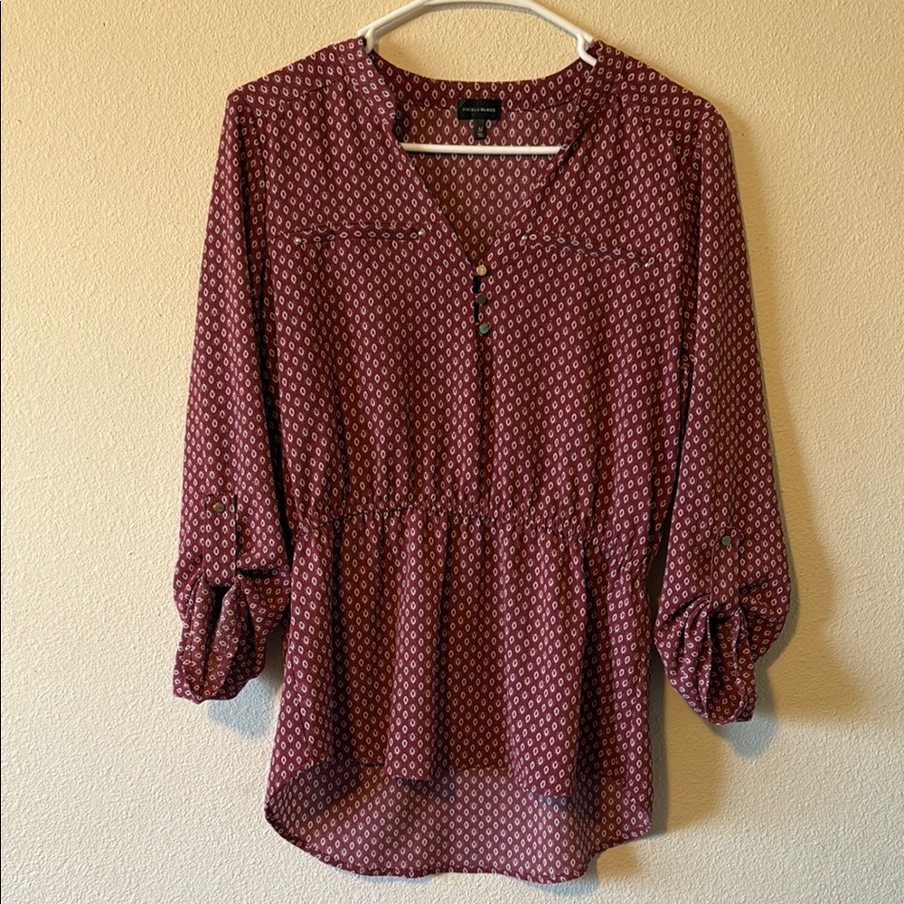 Buckle Classy Burgundy and White Blouse Relaxed Fit